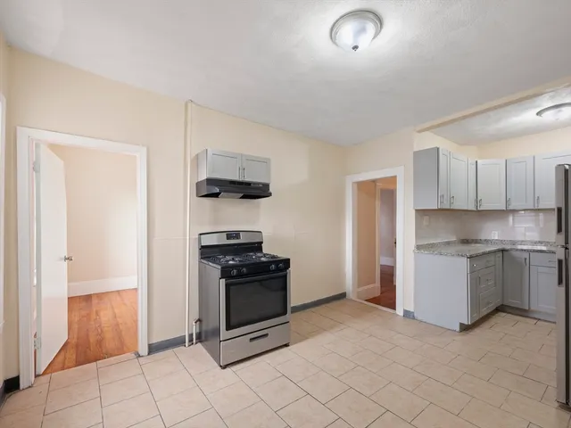 $3,000 | 75 Bellingham Street, Unit 1, Chelsea, MA 02150
