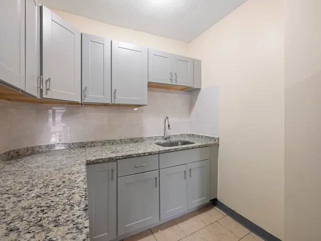 $3,000 | 75 Bellingham Street, Unit 1, Chelsea, MA 02150