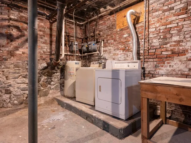 $3,000 | 75 Bellingham Street, Unit 1, Chelsea, MA 02150