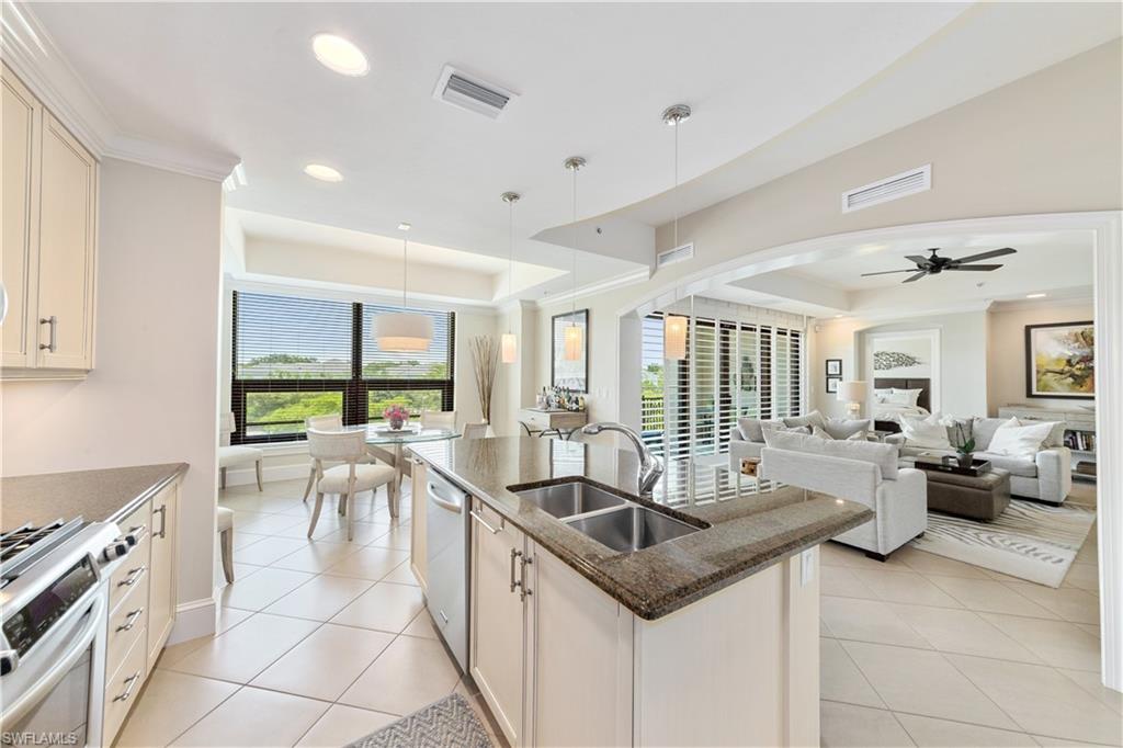 9123 Strada Place, Unit 7207 Naples, FL 34108 - Photo 5 of 27