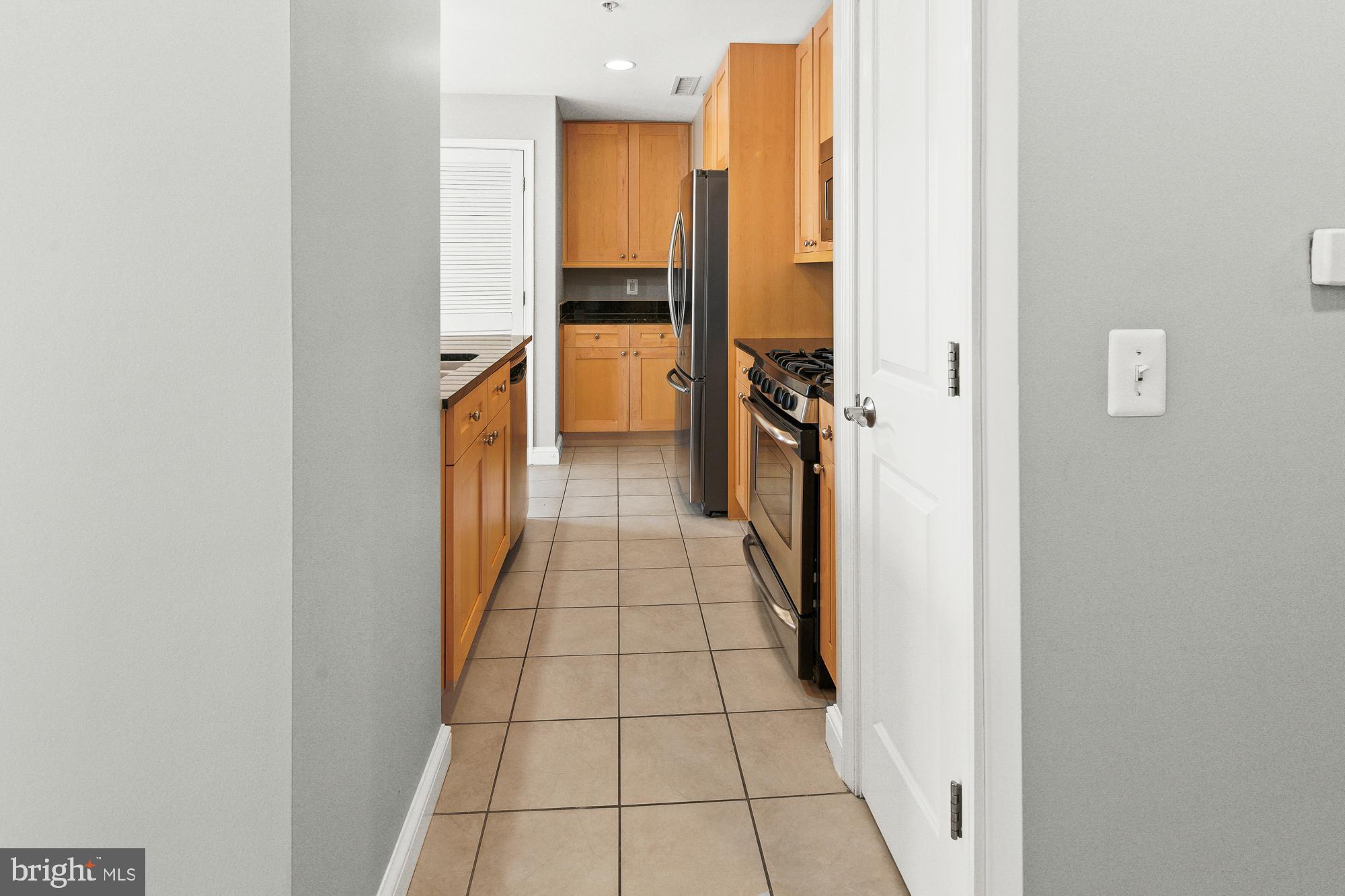 11990 Market Street, Unit 406 Reston, VA 20190 - Photo 5 of 39