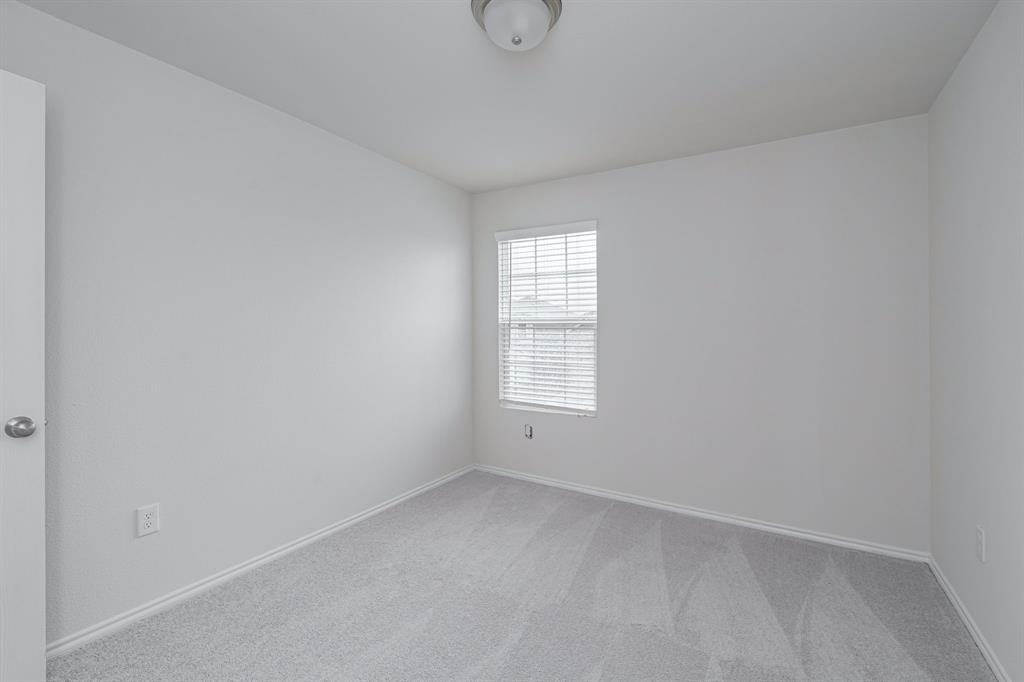 321 Hopson Street Van Alstyne, TX 75495 - Photo 9 of 17