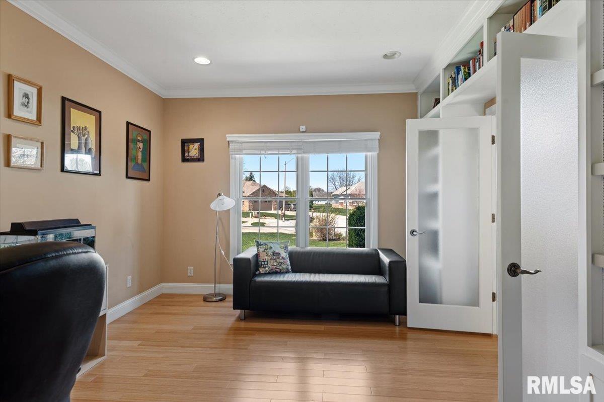 2333 Waterbury Pond Court Springfield, IL 62712 - Photo 5 of 66