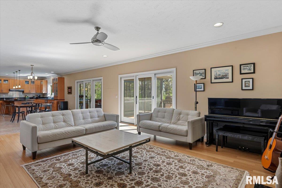 2333 Waterbury Pond Court Springfield, IL 62712 - Photo 9 of 66