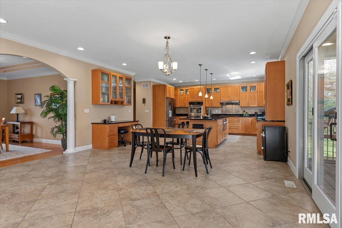 2333 Waterbury Pond Court Springfield, IL 62712 - Photo 10 of 66