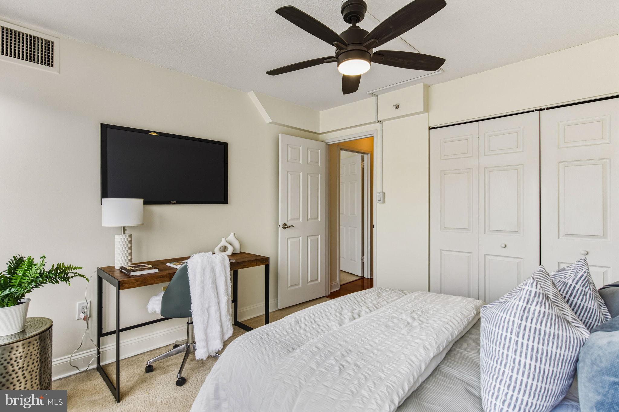 2001 Hamilton Street, Unit 1029 Philadelphia, PA 19130 - Photo 19 of 31