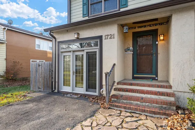 $615,000 | 1721 Holly Road, North Brunswick, NJ 08902