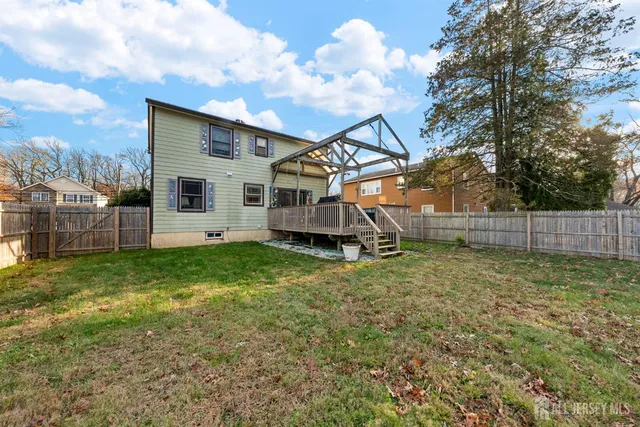 $615,000 | 1721 Holly Road, North Brunswick, NJ 08902