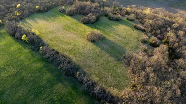 $3,770,175 | Dragoon Creek Road, Harveyville, KS 66431
