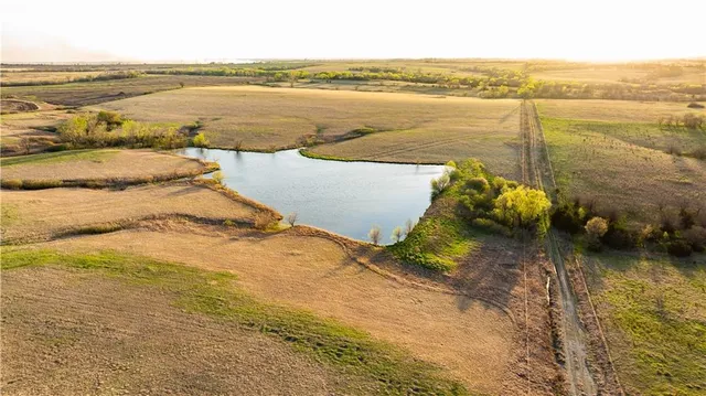 $3,770,175 | Dragoon Creek Road, Harveyville, KS 66431