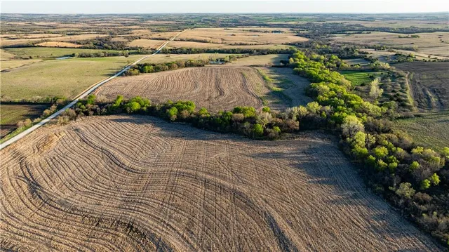 $3,770,175 | Dragoon Creek Road, Harveyville, KS 66431