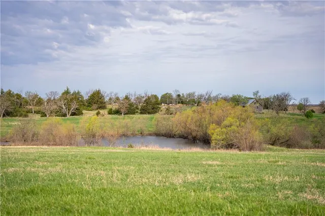 $3,770,175 | Dragoon Creek Road, Harveyville, KS 66431