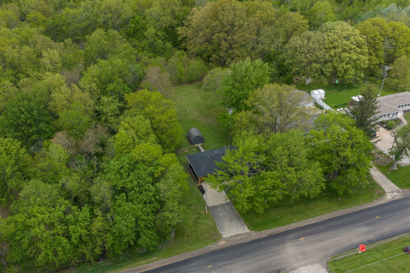 7277 East 3000 N Road Cornell, IL 61319 - Photo 35 of 40 a view of a garden with plants