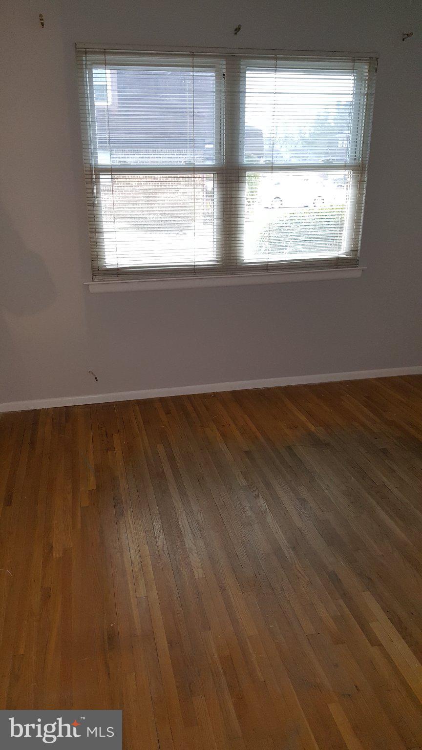 2002 Silver Court Hamilton, NJ 08690 - Photo 8 of 9 Gallery Image 8