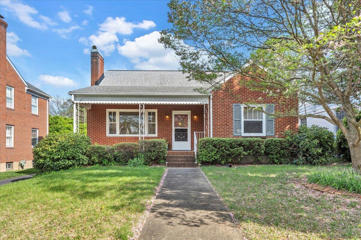 1820 Blenheim Road Southwest Roanoke, VA 24015 - Photo 3 of 51 03-MIB00860