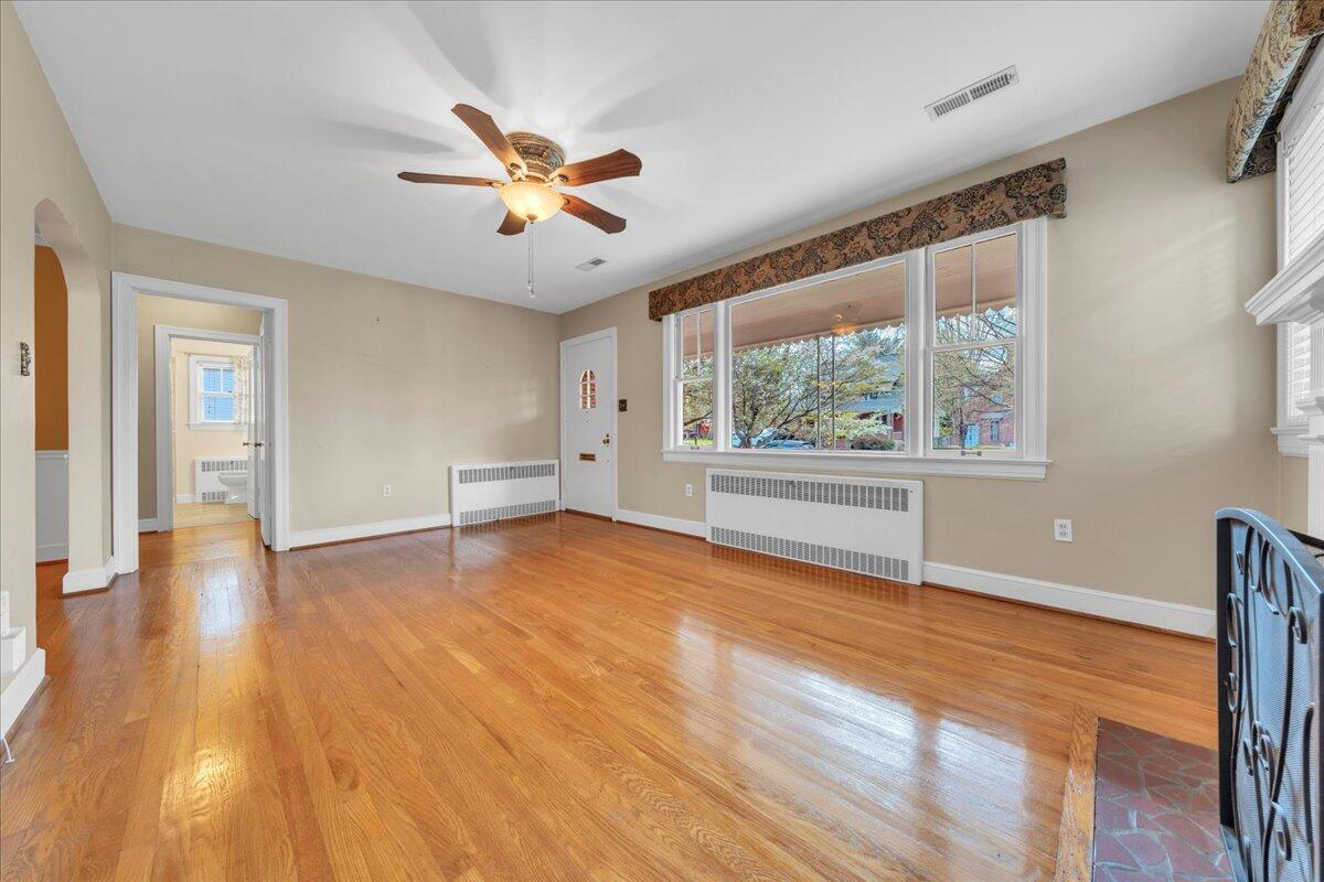 1820 Blenheim Road Southwest Roanoke, VA 24015 - Photo 7 of 51 07-MIB00869