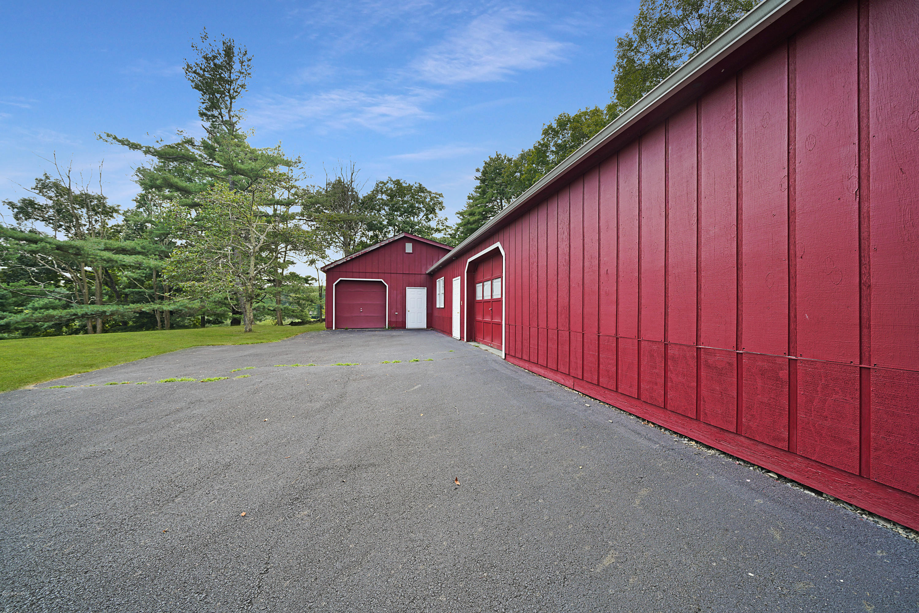 285 Cummins Hill Road Milford, PA 18337 - Photo 9 of 43 _DSC9584