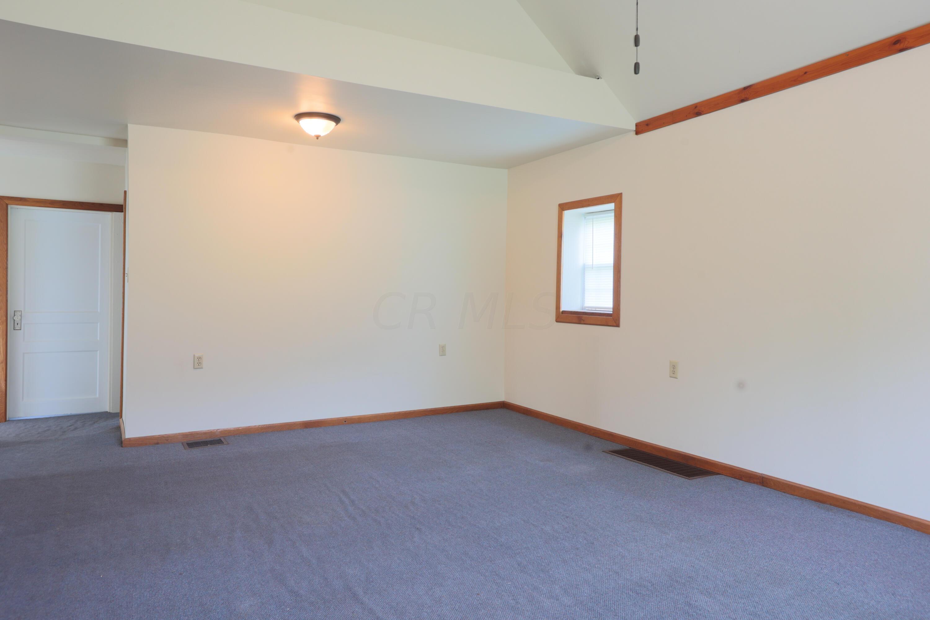 2391 Harrison Road Jackson, OH 45640 - Photo 5 of 28 5. Living room_