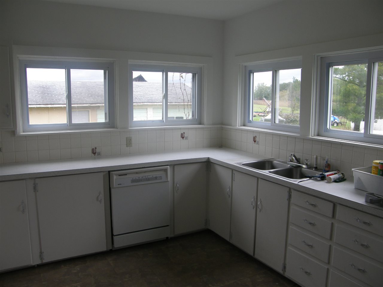 1180 West Pickard Road Mount Pleasant, MI 48858 - Photo 8 of 12 1868633-7.JPG