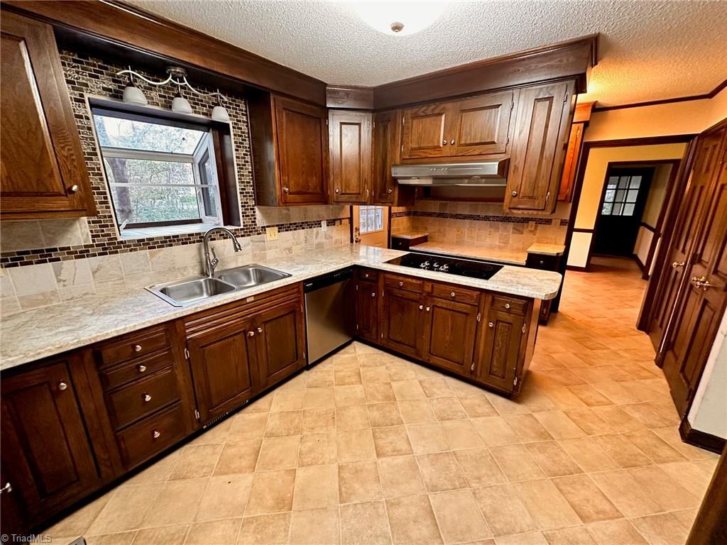 3415 Old Onslow Road Greensboro, NC 27407 - Photo 3 of 45 Kitchen View 1 - dated but in great shape