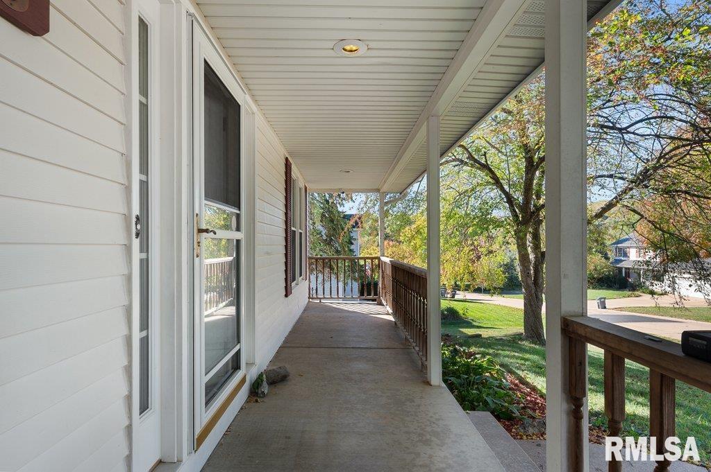 4745 Heatherstone Road Bettendorf, IA 52722 - Photo 3 of 43 Gallery Image 3