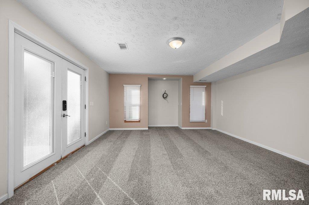 4745 Heatherstone Road Bettendorf, IA 52722 - Photo 34 of 43 Gallery Image 34