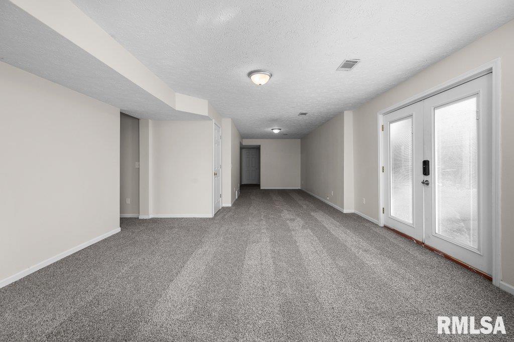 4745 Heatherstone Road Bettendorf, IA 52722 - Photo 35 of 43 Gallery Image 35