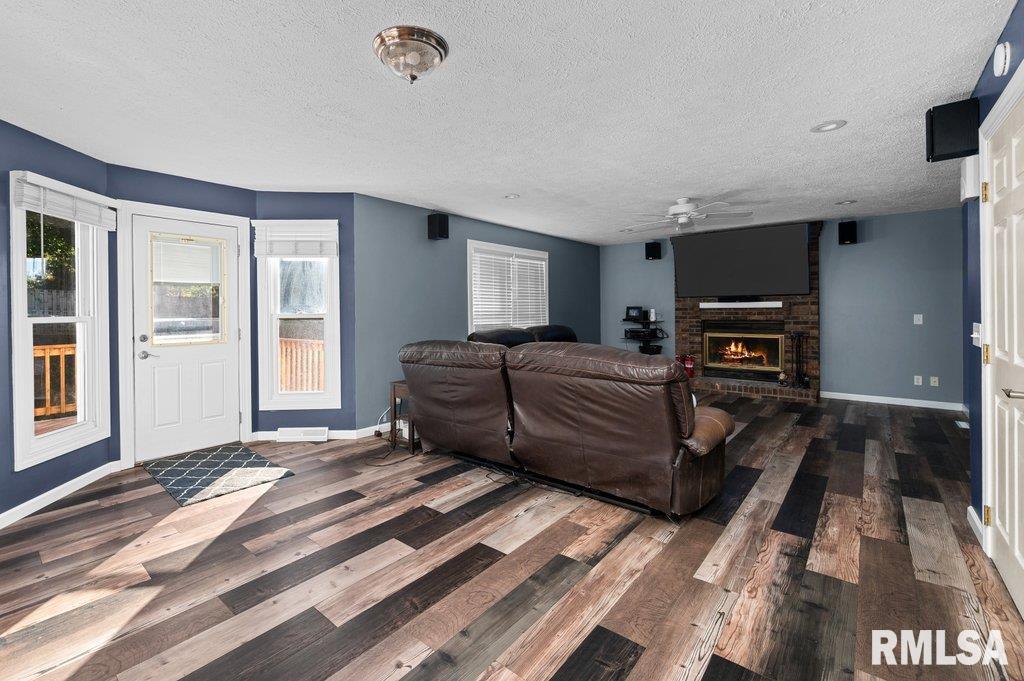 4745 Heatherstone Road Bettendorf, IA 52722 - Photo 8 of 43 Gallery Image 8