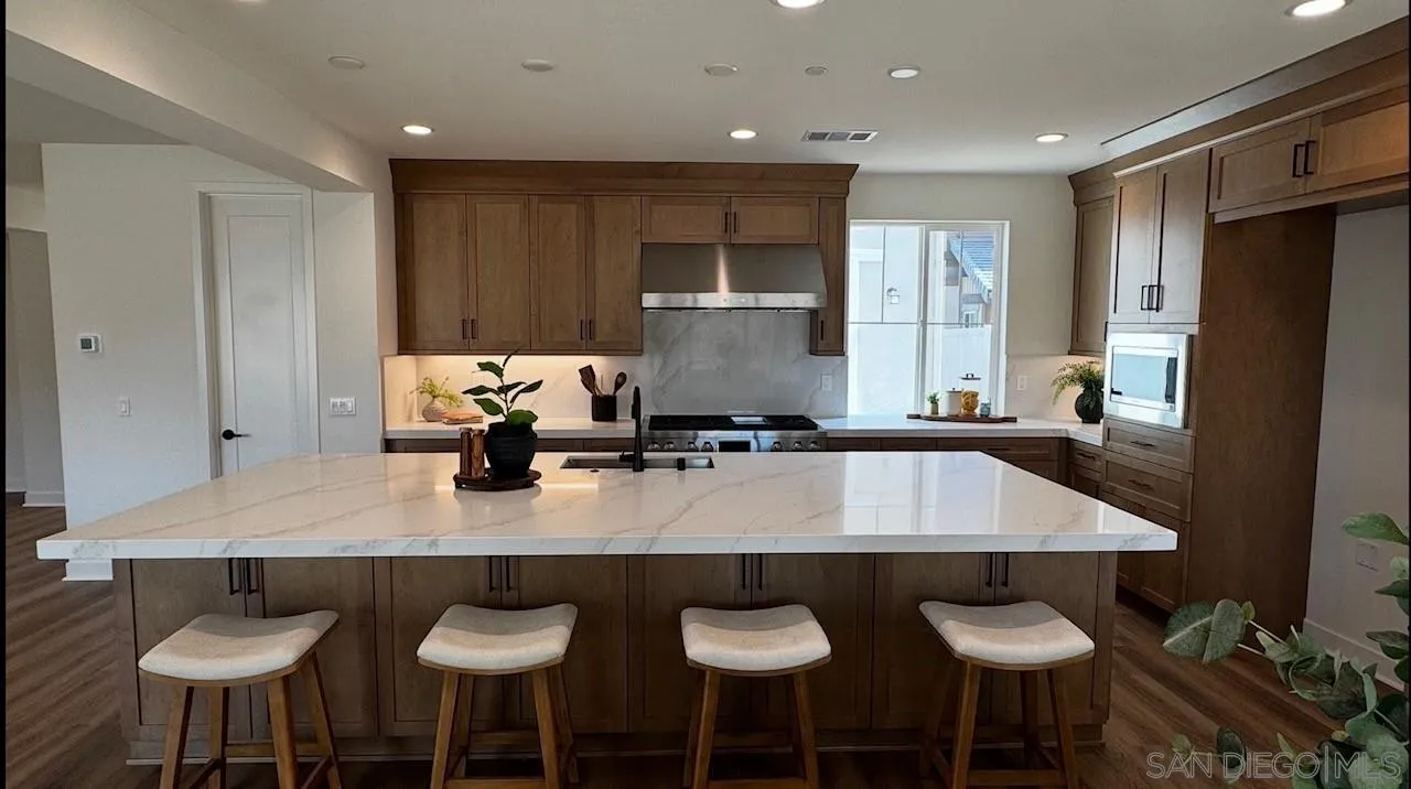 13780 Holly Oak Way Poway, CA 92064 - Photo 3 of 39