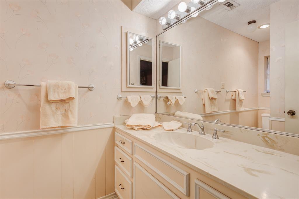 605 East Spring Valley Road Richardson, TX 75081 - Photo 12 of 24