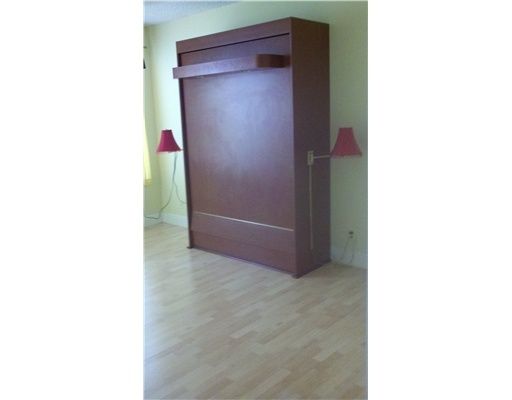 5771 Coach House Circle, Unit B Boca Raton, FL 33486 - Photo 14 of 20 a view of an empty room