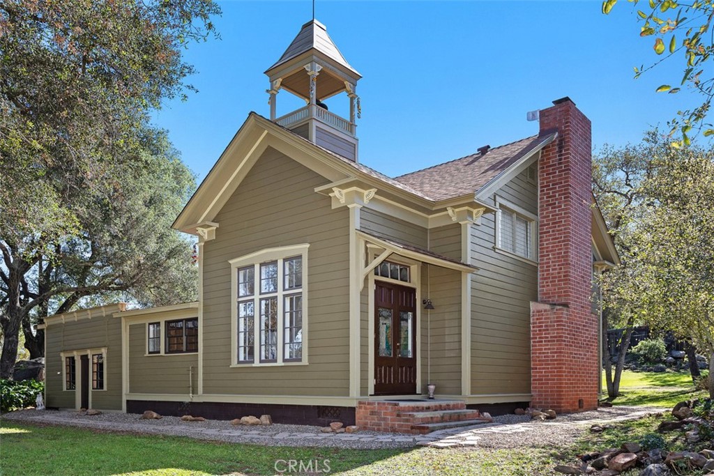 1239 Rainbow Valley Boulevard Fallbrook, CA 92028 - Photo 3 of 29