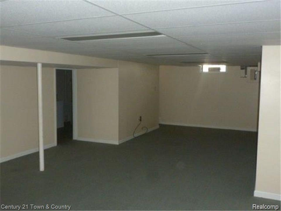 50127 Waterloo Chesterfield, MI 48047 - Photo 4 of 5