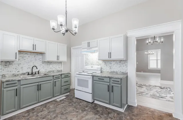 $169,900 | 810 East Gum Street, Evansville, IN 47713