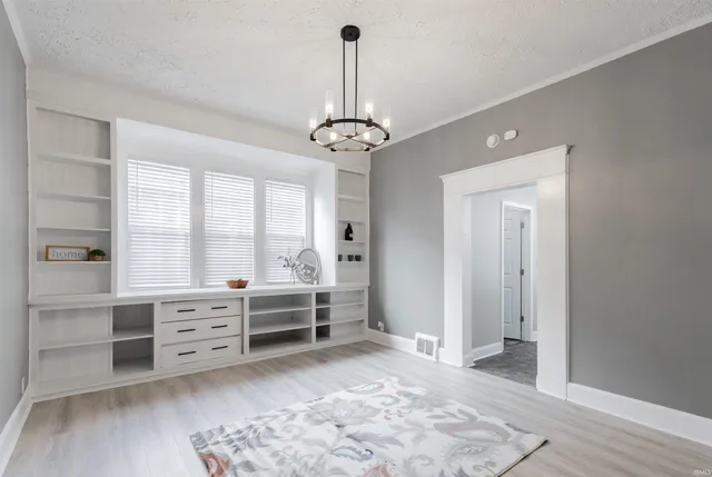 $169,900 | 810 East Gum Street, Evansville, IN 47713