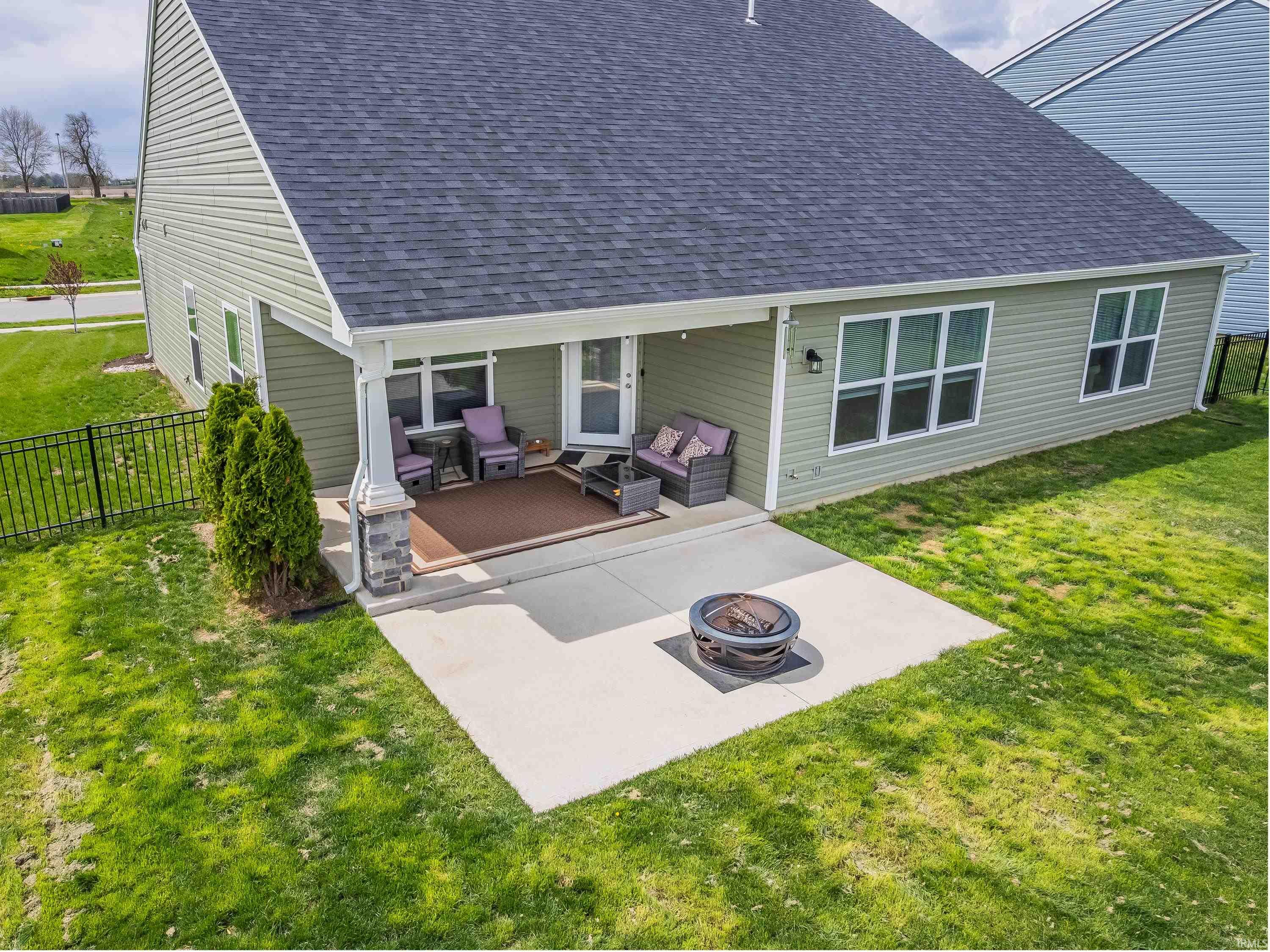 12204 Bozzio Road Fort Wayne, IN 46818 - Photo 3 of 23