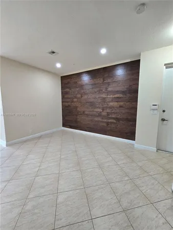 $395,000 | 6841 Lakeside Circle North, Unit 1091, Davie, FL 33314