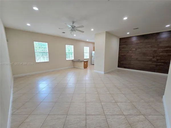 $395,000 | 6841 Lakeside Circle North, Unit 1091, Davie, FL 33314