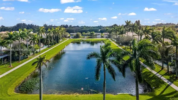 $395,000 | 6841 Lakeside Circle North, Unit 1091, Davie, FL 33314