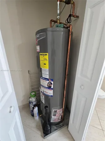 $395,000 | 6841 Lakeside Circle North, Unit 1091, Davie, FL 33314