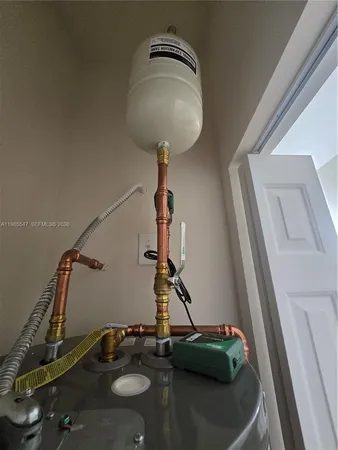 $395,000 | 6841 Lakeside Circle North, Unit 1091, Davie, FL 33314