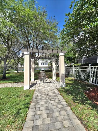 $395,000 | 6841 Lakeside Circle North, Unit 1091, Davie, FL 33314