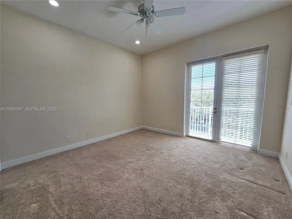 $395,000 | 6841 Lakeside Circle North, Unit 1091, Davie, FL 33314