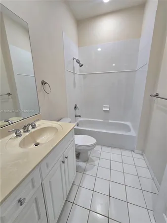 $395,000 | 6841 Lakeside Circle North, Unit 1091, Davie, FL 33314