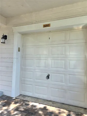 $395,000 | 6841 Lakeside Circle North, Unit 1091, Davie, FL 33314