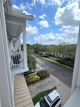 $395,000 | 6841 Lakeside Circle North, Unit 1091, Davie, FL 33314