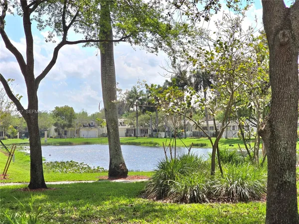 $395,000 | 6841 Lakeside Circle North, Unit 1091, Davie, FL 33314