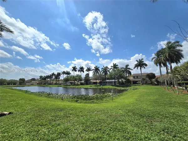 $395,000 | 6841 Lakeside Circle North, Unit 1091, Davie, FL 33314