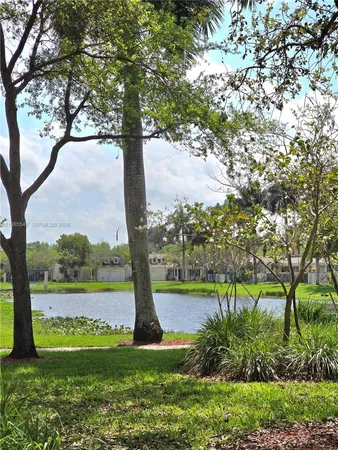 $395,000 | 6841 Lakeside Circle North, Unit 1091, Davie, FL 33314