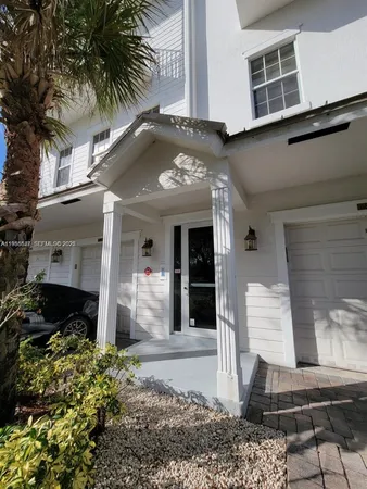 $395,000 | 6841 Lakeside Circle North, Unit 1091, Davie, FL 33314